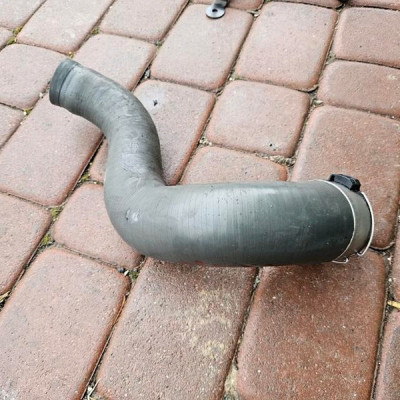 Opaska rury intercoolera dolot 1.6 DCI Vivaro B Trafic III Talento