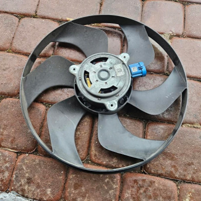 Wentylator chłodnic 1.6 DCI Vivaro B Trafic III Talento