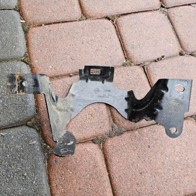 Uchwyt mocowanie podstawa LIFT 2.0D Vivaro B Trafic III Talento 212052318R