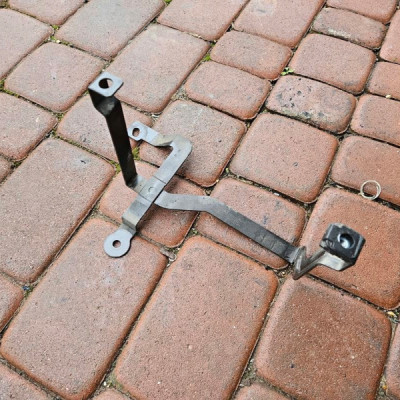 Uchwyt mocowanie akumulatora Opel Vivaro B Trafic III Talento T06009A1910R