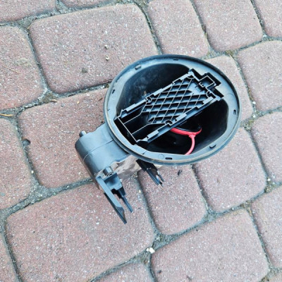 Obudowa wlewu paliwa klapka mechanizm Opel Meriva B 13367796