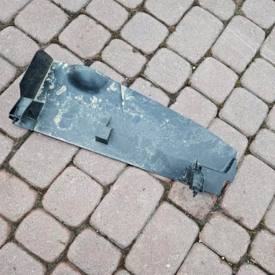 Obudowa osłona zderzaka dokładka podłoga Opel Meriva B 13445115