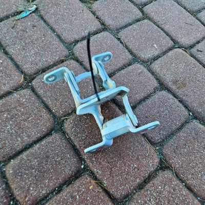 Zawias zawiasy tył tylne drzwi prawe Opel Meriva B