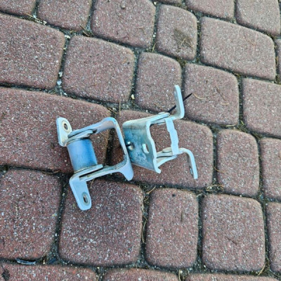 Zawias zawiasy tył tylne drzwi lewe Opel Meriva B