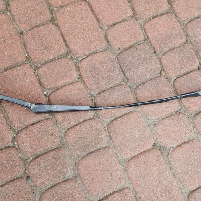 Ramie wycieraczki pióro EUROPA lewe Opel Meriva B 13250422