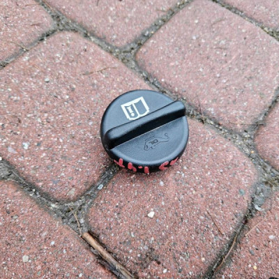 Korek wlewu oleju 1.4T zakrętka Opel Meriva B