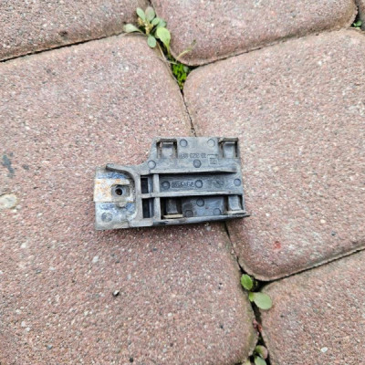 Uchwyt mocowanie poziomicy xenon lamp blaszka Opel Insignia 13323031