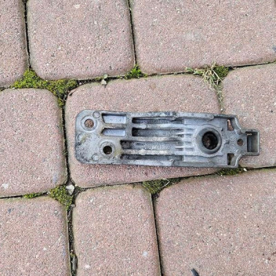 Uchwyt mocowanie chłodnic wspornik Opel Insignia 13243026