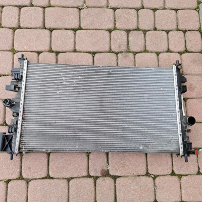 Chłodnica wody 2.0CDTI Opel Insignia 13241725