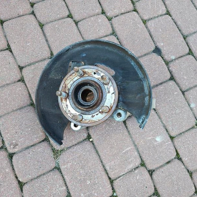 Zwrotnica przód przednia prawa piasta łożysk 2.0CDTI 1.6CDTI Opel Insignia