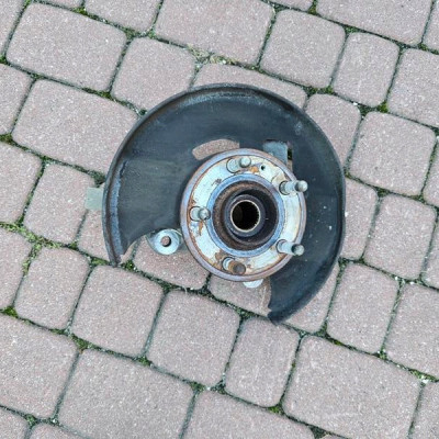 Zwrotnica przód przednia lewa piasta łożysko 2.0CDTI 1.6CDTI Opel Insignia