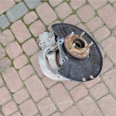 Zwrotnica przód lewa Opel Insignia OPC 13278760