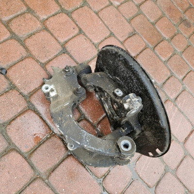 Zwrotnica przód prawa Opel Insignia OPC 13278761