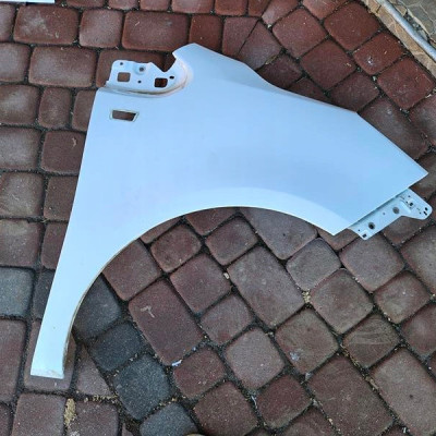 Błotnik przód przedni prawy Z40r IGŁA Opel Meriva B