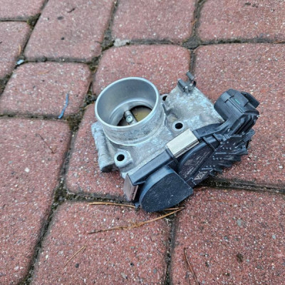 Przepustnica 1.2 1.4 Opel Astra J IV 55562270