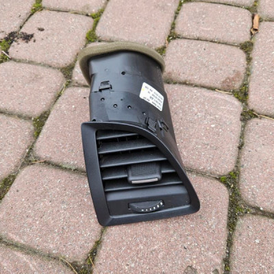 Kratka deski czarna prawa Opel Astra J IV 13417611