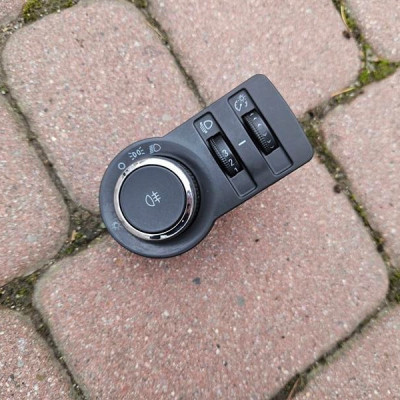 Włącznik świateł przełącznik Opel Astra J IV 13268705