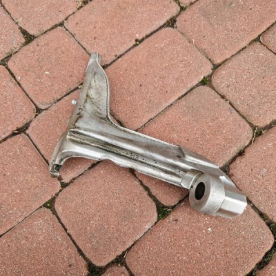 Wspornik łacznik sanek prawy Renault Captur II 2 548500961R