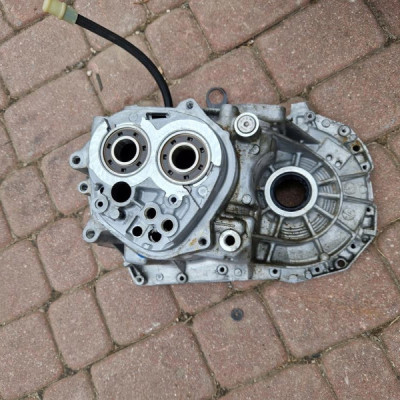 Obudowa korpus skrzyni biegów Renault Clio IV 2 8200137170 JH3-334