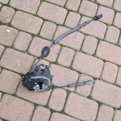 Zamek drzwi przód przedni prawy EUROPA Renault Captur II 2 805024067R