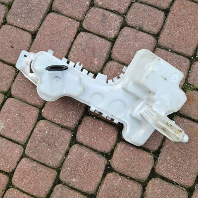 Zbiorniczek spryskiwaczy clio IV Renault Captur II 2 289108657R