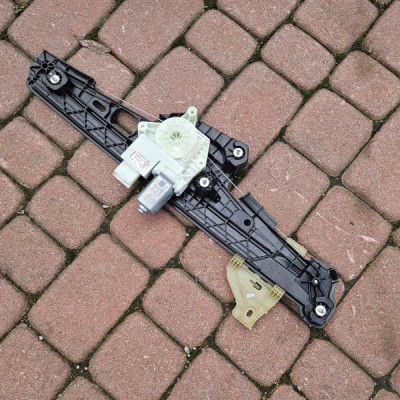 Podnośnik szyby przód przedni prawy Renault Captur II 2 807203293R