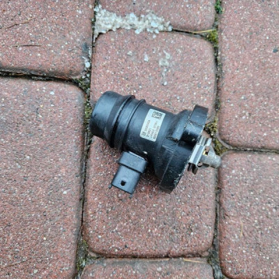 Obudowa termostatu 1.4 termostat Opel Astra J IV 25200454