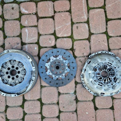 Sprzęgło dwumas docisk Movano Master 2.3DCI 301011562R