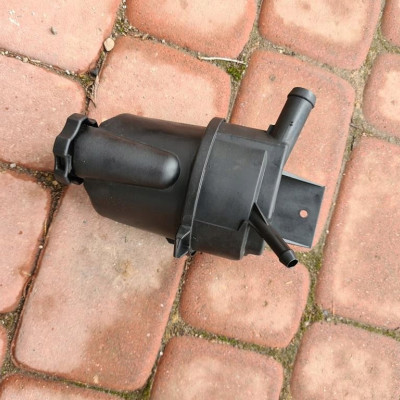 Zbiorniczek płynu wspomagania Opel Insignia