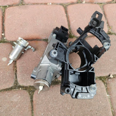 Stacyjka wkłądka zamka bębenek kluczyk Opel Astra K