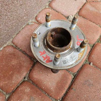 Piasta łożysko koła tył tylnego Opel Astra K 13517460