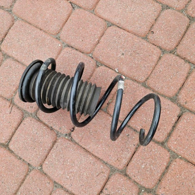 Sprężyna przód przednie 1.4T automat Opel Astra K ozn. AC9L