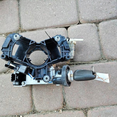 Stacyjka kluczyk bebenek wkłądka zamka Opel Astra K 39206667