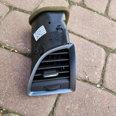 Kratka deski lewa nawiewu Opel Astra 4 IV J 13417597