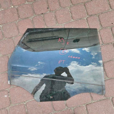 Szyba tył tylna prawa kombi ciemna Opel Astra 4 IV J 2012