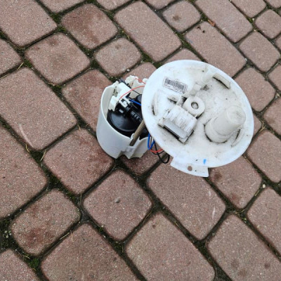 Pompka paliwa zbiornika 1.4 1.6 benzyna Opel Astra 4 IV J Zafira C 13586317