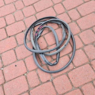 Uszczelka drzwi drzwiowa prawa Opel Astra 4 IV J GTC