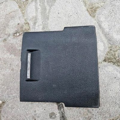 Zaślepka tunelu podswietlenie OBDII Opel Meriva B 13354938