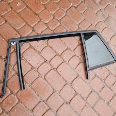 Szyba tył tylna lewa kombi 2018r ciemna Opel Astra 5 K V