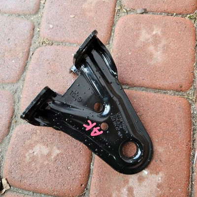 Uchwyt mocowanie kanapy tył tylnej Opel Astra K V 13590826