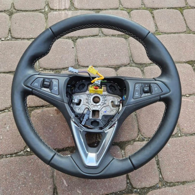 Kierownica skóra skórzana podgrzewana multifunkcja Opel Astra K A10