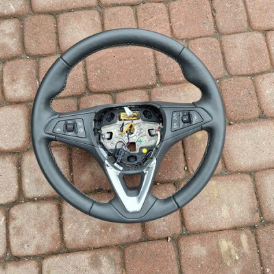 Kierownica skóra skórzana podgrzewana multifunkcja Opel Astra K A6