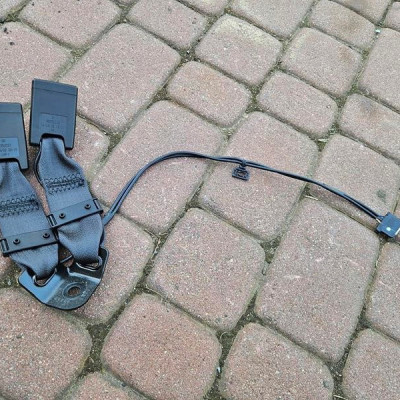 Zapinka pasa kanapy tył tylna Opel Mokka MOKKA X 95352223