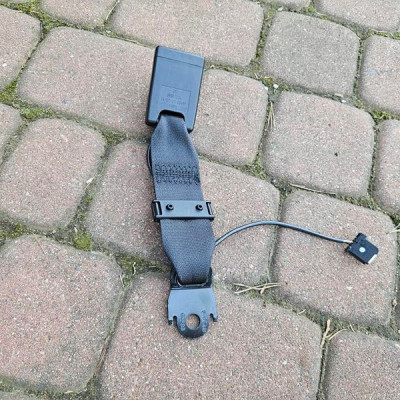 Zapinka pasa kanapy tył tylna Opel Mokka MOKKA X 95352226