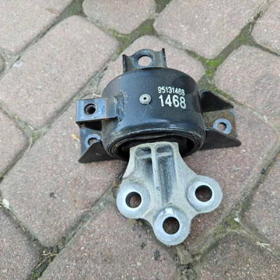 Poduszka łapa silnika 1.4T Opel Mokka MOKKA X 95131468