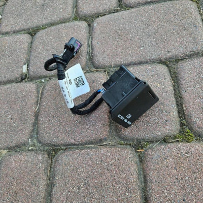 Gniazdo przetwornicy 230V + wiązka Opel Mokka MOKKA X 13280254 95384997