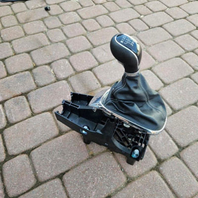 Lewarek zmiany biegów gałka mieszek IGŁA Opel Mokka MOKKA X 55597660