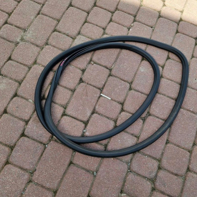 Uszczelka drzwi przód przednia lewa prawa Opel Mokka MOKKA X