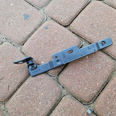 Uchwyt wspornik mocowanie plastik Opel Corsa F E-Corsa 9828652380