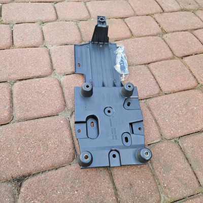 Uchwyt wspornik wzmocnienie podstawa Opel Corsa F E-Corsa 9834324380